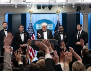 1777467842-trump-atentado