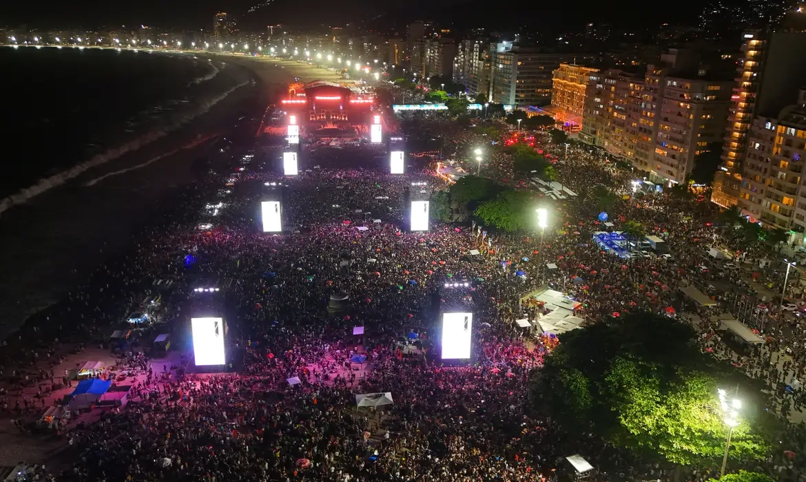 03-05-2025_-_drone_-_show_lady_gaga_-_foto_fabio_motta_2