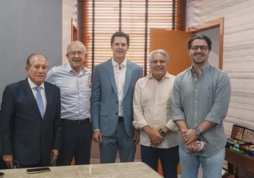 1777933399-tivemos-a-honra-de-receber-na-nossa-igreja-assembleia-de-deus-campinas-o-governador-de-goias-2