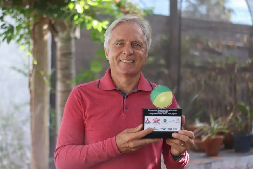 flavio-faedo-com-premio