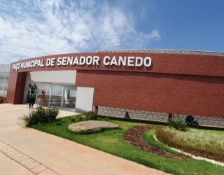 22-09-2023-reuniao-na-prefeitura-de-senador-canedo-com-os-trabalhadores-da-saude-152-850x560-1