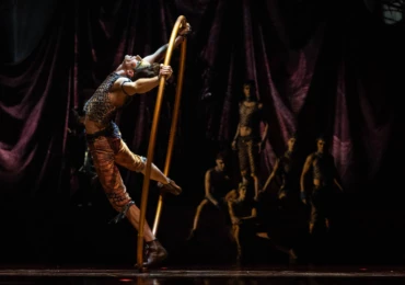 cirque-du-soleil-com-novo-alegria-traz-ao-brasil-duelo-entre-valores-antigos-e-atuais