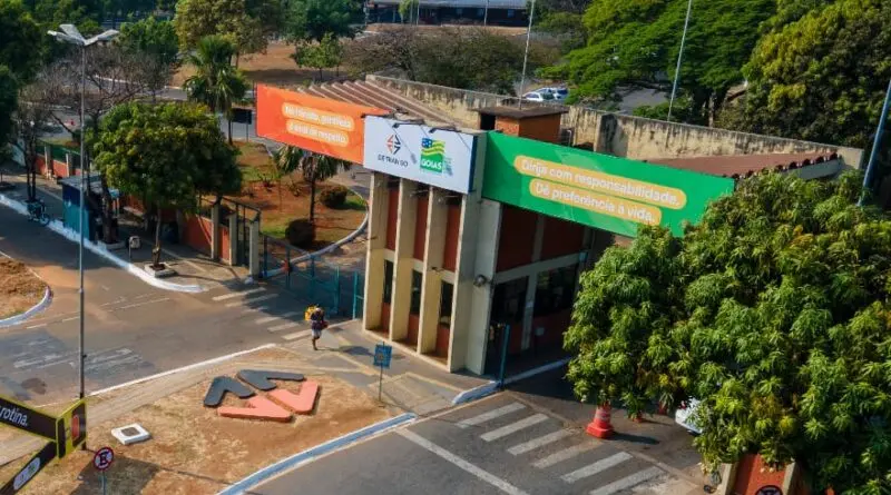 Detran-Goias-fachada-e1780353156496-800x445