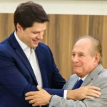 1778190212-daniel-vilela-e-bispo-oides-jose-do-carmo-na-61a-assembleia-geral-extraordinaria-da-conemad_fotos-wesley-costa-secom-5-e1755960742111