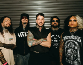 AURORA-RULES-PASSOU-POR-BRASILIA-NO-@altovolumerock-na-@ukmusichall-Fotos-pelo-@pedrowphoto
