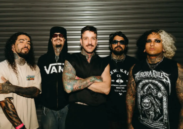 AURORA-RULES-PASSOU-POR-BRASILIA-NO-@altovolumerock-na-@ukmusichall-Fotos-pelo-@pedrowphoto