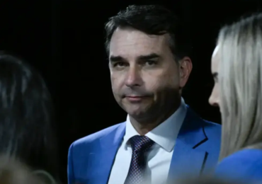 1789139207-flavio-bolsonaro
