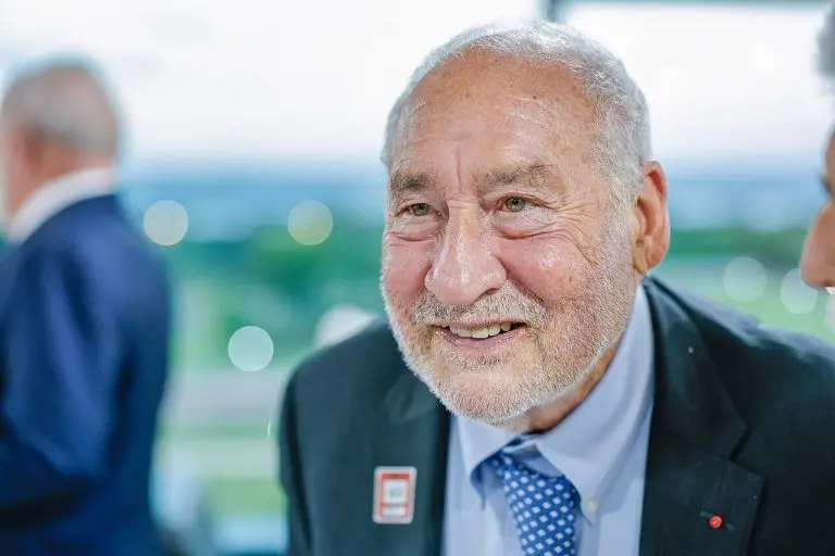 1792774371-13-09-2023_-_premio_nobel_de_economia_e_professor_joseph_stiglitz-768x512-1