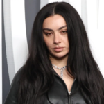 charli-xcx-Tristan-Fewings-Getty-Images-foto-jornalistica-2262165874