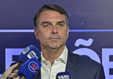 flavio-bolsonaro-debate-band-3