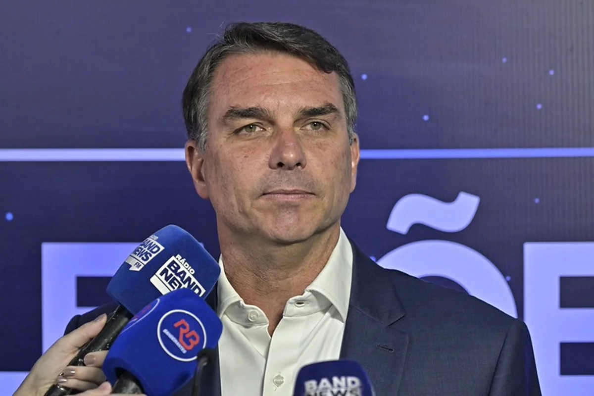 flavio-bolsonaro-debate-band-3